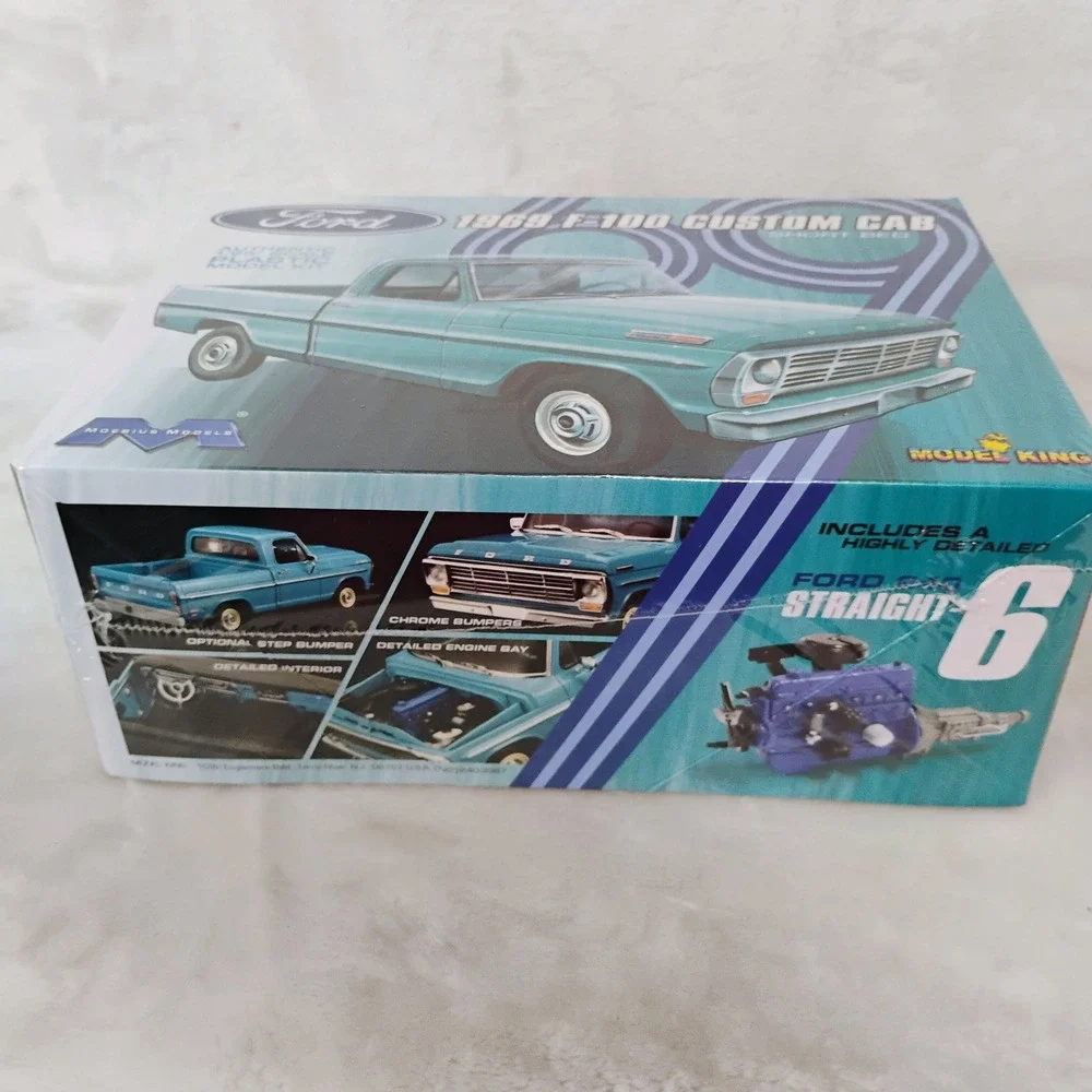Moebius Models 1969 Ford F-100 Custom Cab Short Bed 1/25 Model Kit 1227 New